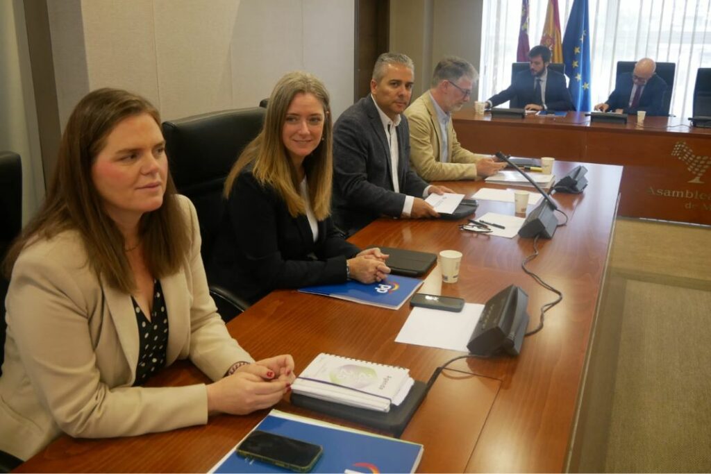 PSOE, Podemos y Vox fracasan en su campaña de desprestigio del Aeropuerto Internacional de la Región